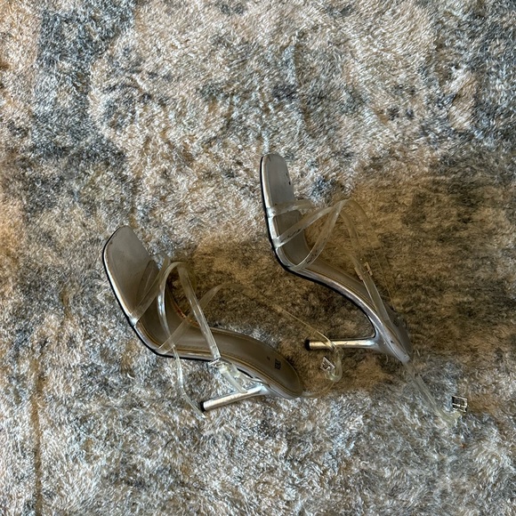 Heels - Picture 2 of 2